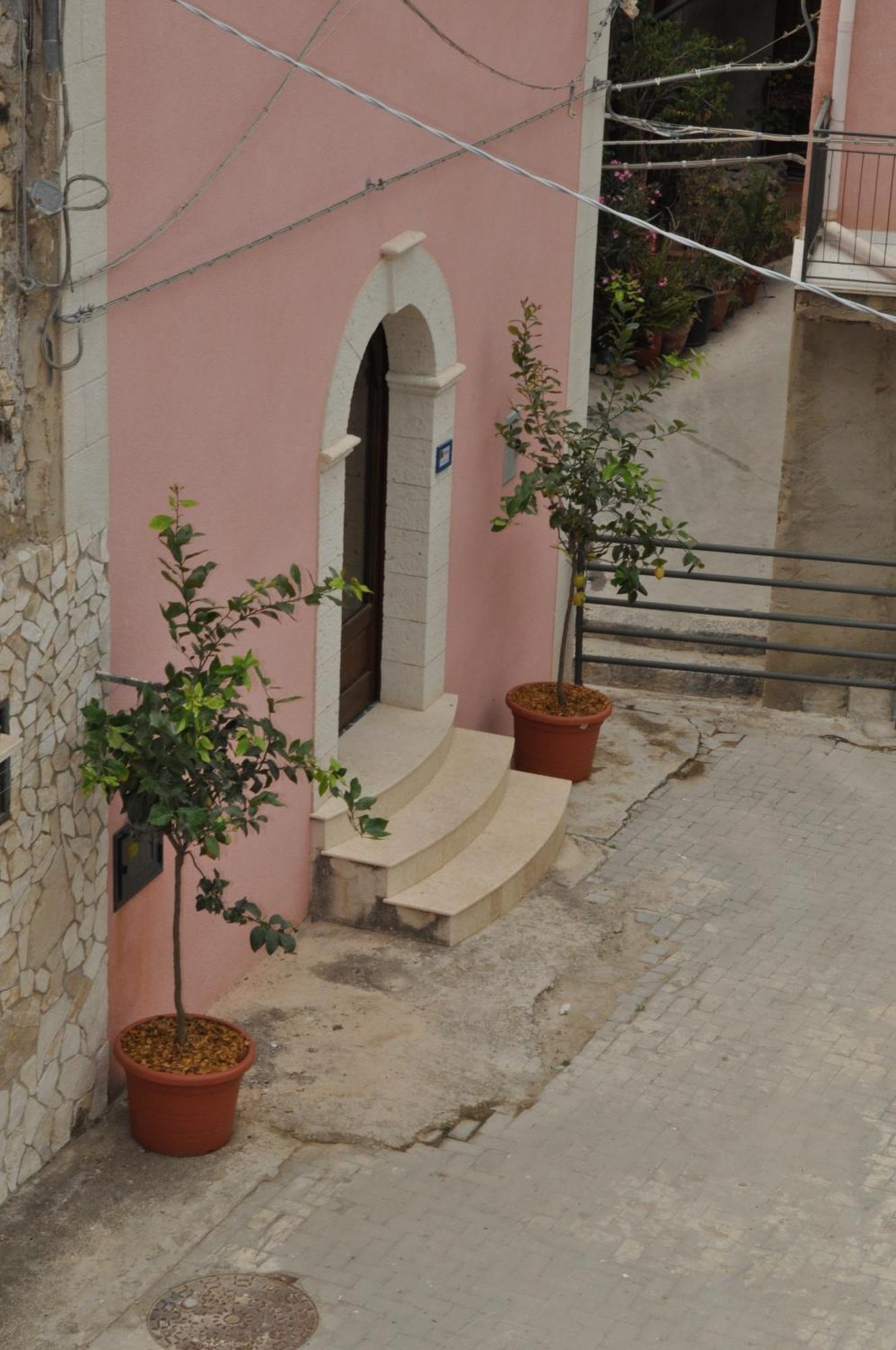 Case Albergo Al Cortiletto Licata Buitenkant foto